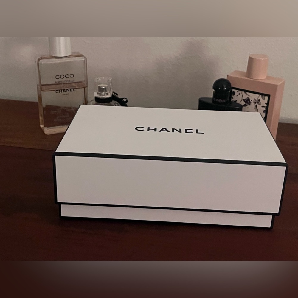 Chanel Box - Picture 5 of 5